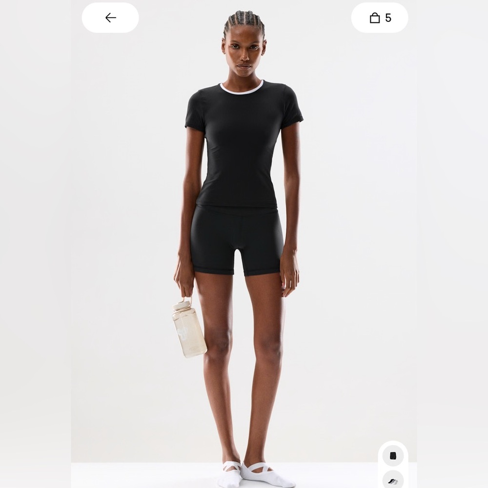 {ARITZIA} golden butter cheeky hi-rise 5” shorts size 8